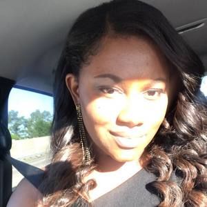 Meet your Posher, S raquel